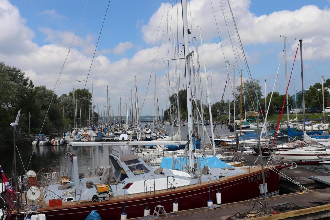 Hausboot Lina In Flensburg Hotel Exterior photo